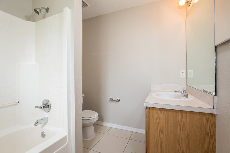 1,800/Mo, 263 Diamond Ridge Blvd Auburndale, FL 33823 Bathroom View