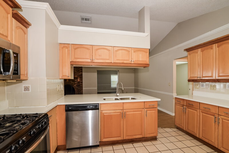 1,795/Mo, 58 Lake Daisy Blvd Winter Haven, FL 33884 Kitchen View 2