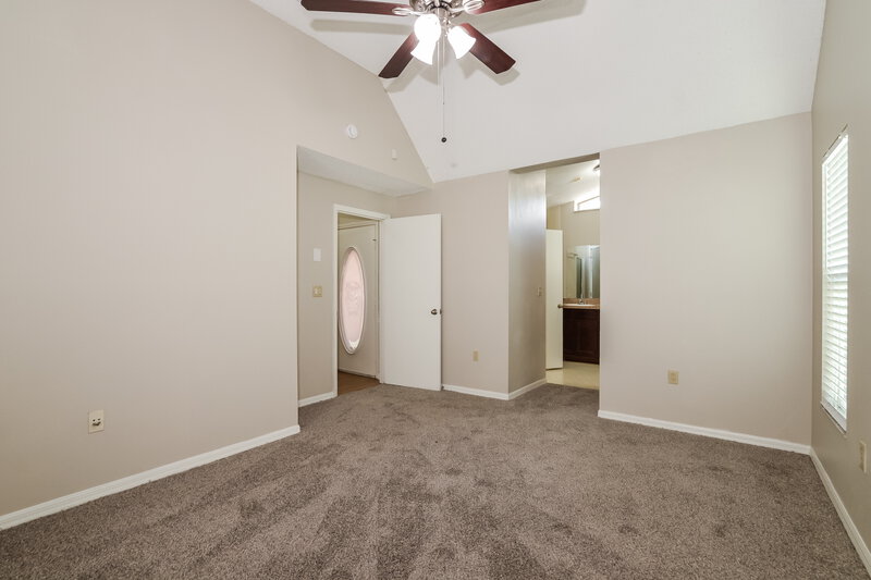 1,795/Mo, 58 Lake Daisy Blvd Winter Haven, FL 33884 Main Bedroom View 2