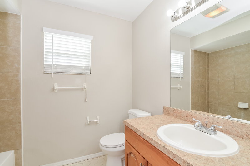 1,795/Mo, 58 Lake Daisy Blvd Winter Haven, FL 33884 Bathroom View