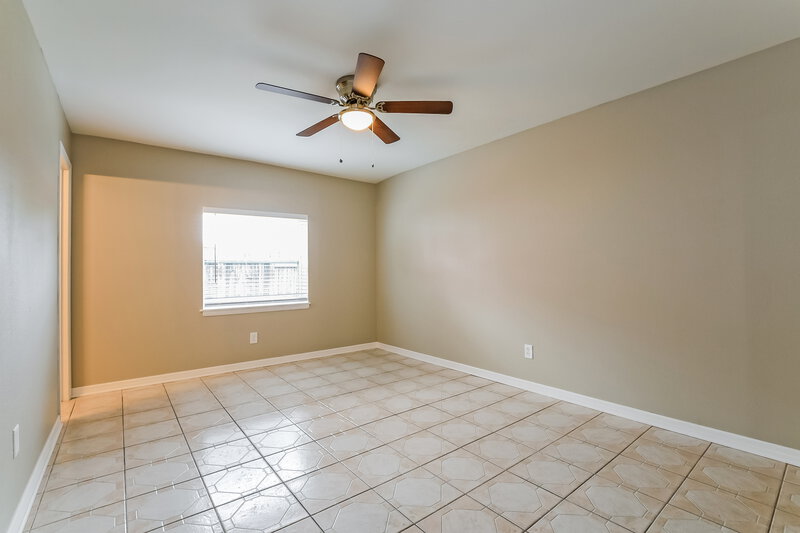 2,170/Mo, 692 Floral Dr Kissimmee, FL 34743 Living Room View 2