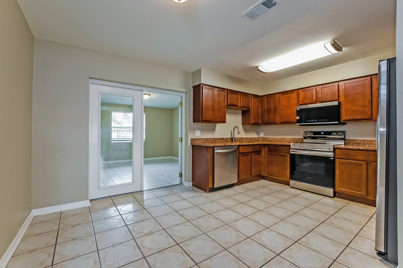 2,170/Mo, 692 Floral Dr Kissimmee, FL 34743 Kitchen View
