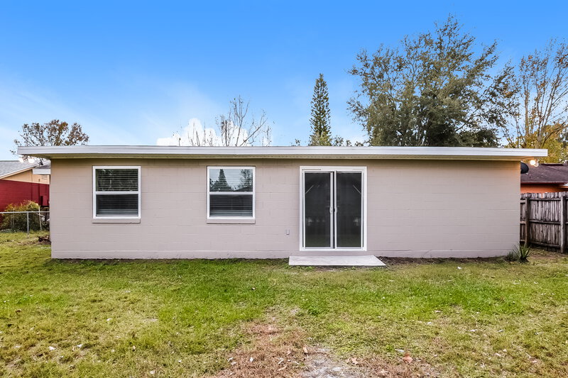 2,170/Mo, 692 Floral Dr Kissimmee, FL 34743 Rear View