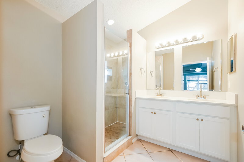 2,475/Mo, 837 Shell Ln Longwood, FL 32750 Main Bathroom View