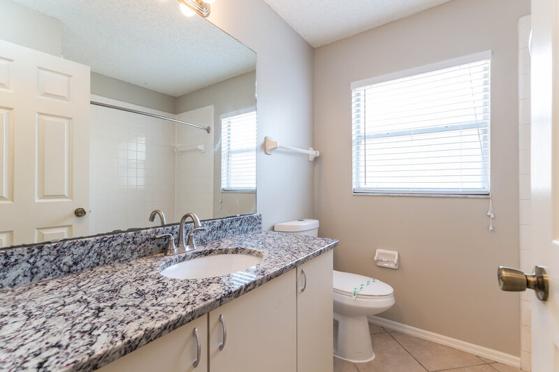 2,515/Mo, 837 Shell Ln Longwood, FL 32750 Bathroom View
