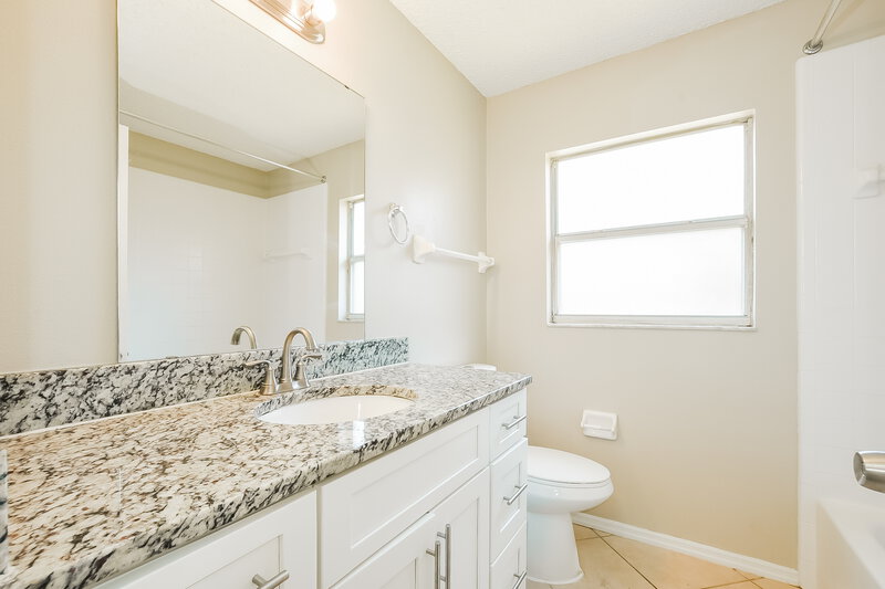 2,475/Mo, 837 Shell Ln Longwood, FL 32750 Bathroom View