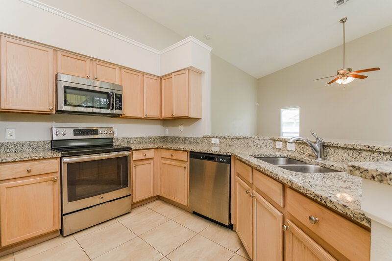 2,390/Mo, 1252 Twin Rivers Blvd Oviedo, FL 32766 Kitchen View 2