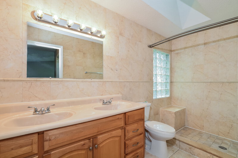 2,485/Mo, 2276 Grand Tree Ct Lake Mary, FL 32746 Main Bathroom View