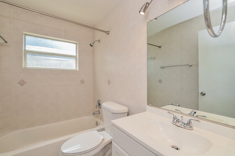 2,485/Mo, 2276 Grand Tree Ct Lake Mary, FL 32746 Bathroom View