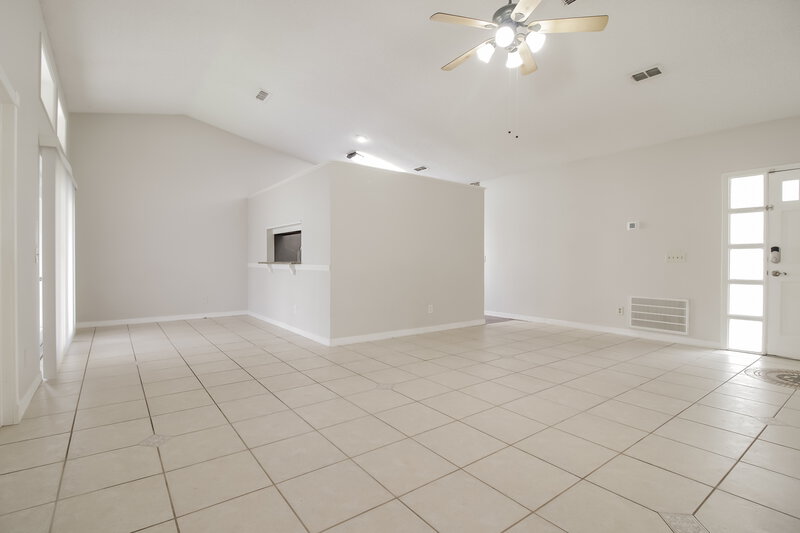 2,600/Mo, 10064 Marguex Dr Orlando, FL 32825 Living Room View