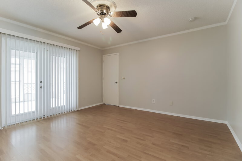 2,600/Mo, 10064 Marguex Dr Orlando, FL 32825 Living Room View 4