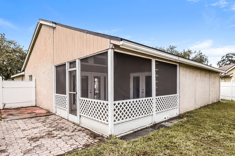 0/Mo, 10064 Marguex Dr Orlando, FL 32825 Rear View