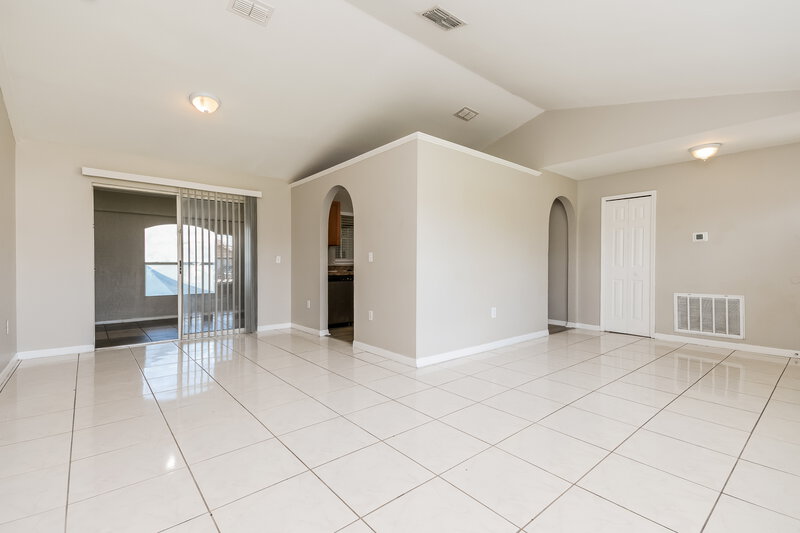 1,660/Mo, 16 Dorset Dr Kissimmee, FL 34758 Living Room View 2