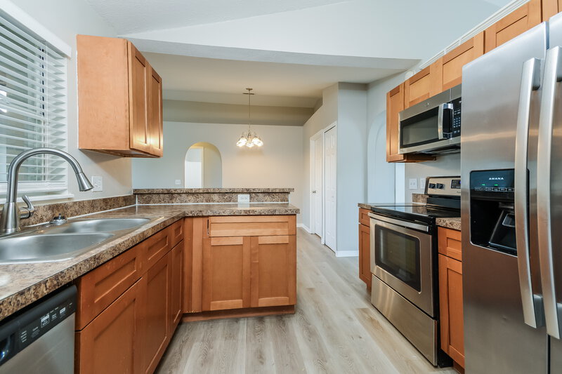1,660/Mo, 16 Dorset Dr Kissimmee, FL 34758 Kitchen View 2