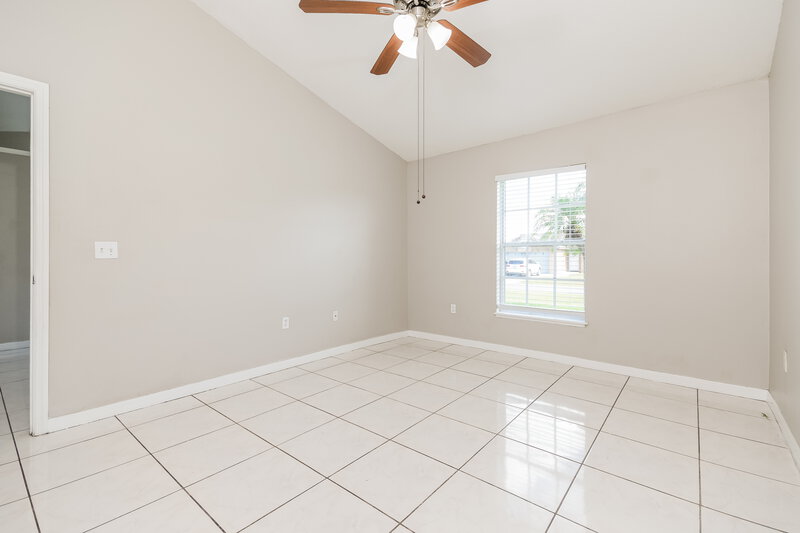 1,660/Mo, 16 Dorset Dr Kissimmee, FL 34758 Main Bedroom View