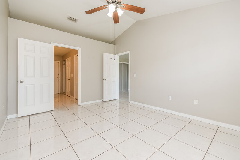 1,660/Mo, 16 Dorset Dr Kissimmee, FL 34758 Main Bedroom View 2