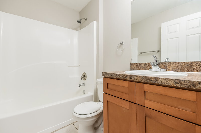 1,660/Mo, 16 Dorset Dr Kissimmee, FL 34758 Bathroom View