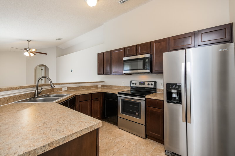1,675/Mo, 28 Coventry Ct Kissimmee, FL 34758 Kitchen View
