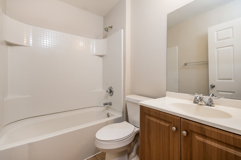 1,675/Mo, 28 Coventry Ct Kissimmee, FL 34758 Bathroom View
