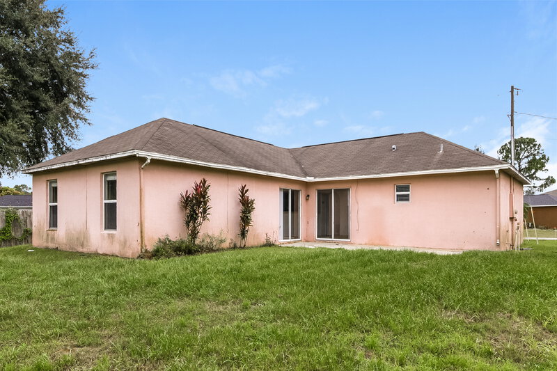 1,675/Mo, 28 Coventry Ct Kissimmee, FL 34758 Rear View