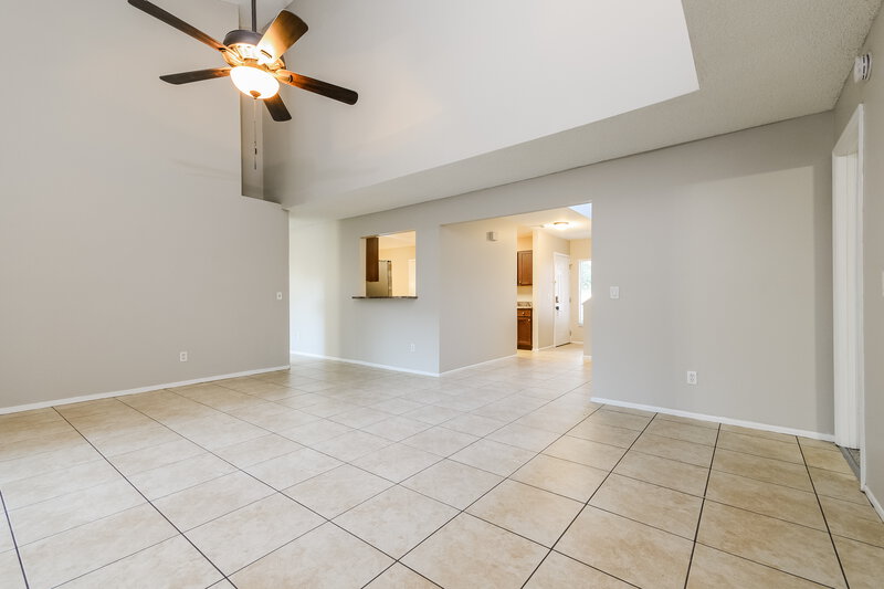 2,340/Mo, 490 Chicago Woods Cir Orlando, FL 32824 Living Room View