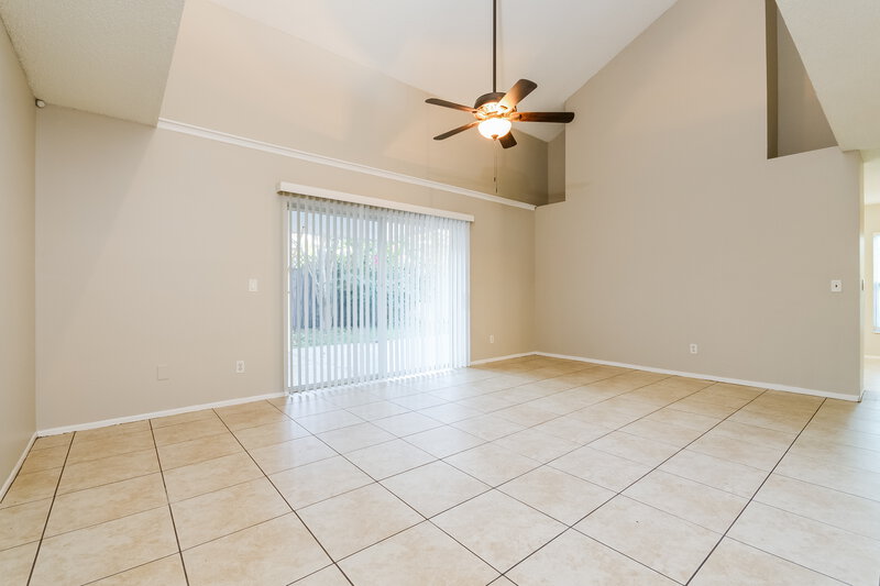 2,340/Mo, 490 Chicago Woods Cir Orlando, FL 32824 Living Room View 2