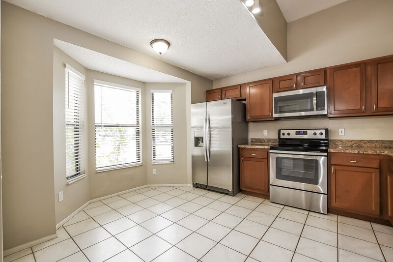 2,440/Mo, 5202 Dorrington Ln Orlando, FL 32821 Kitchen View