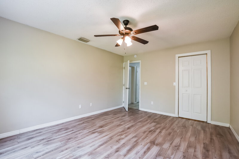 2,440/Mo, 5202 Dorrington Ln Orlando, FL 32821 Main Bedroom View 2