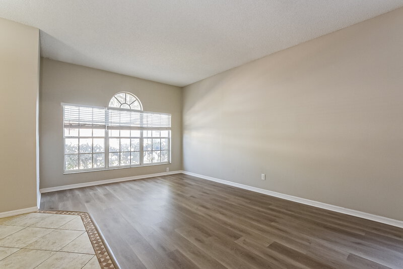 2,250/Mo, 13761 Meadowpark Ave Orlando, FL 32826 Living Room View