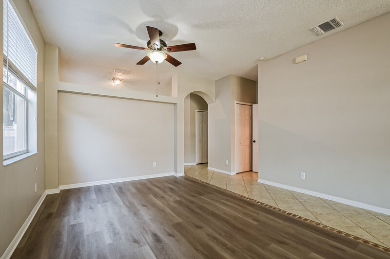 2,250/Mo, 13761 Meadowpark Ave Orlando, FL 32826 Living Room View 2