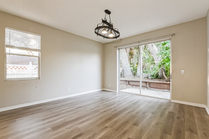 2,250/Mo, 13761 Meadowpark Ave Orlando, FL 32826 Dining Room View 2