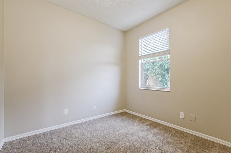 2,250/Mo, 13761 Meadowpark Ave Orlando, FL 32826 Bedroom View 3