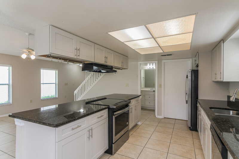 2,510/Mo, 11904 Atlin Dr Orlando, FL 32837 Kitchen View