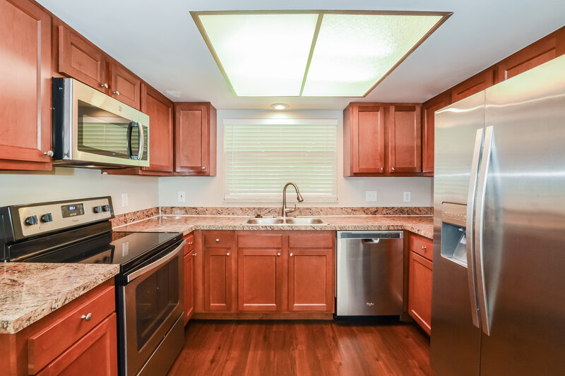 2,045/Mo, 101 Mound St Longwood, FL 32750 Kitchen View