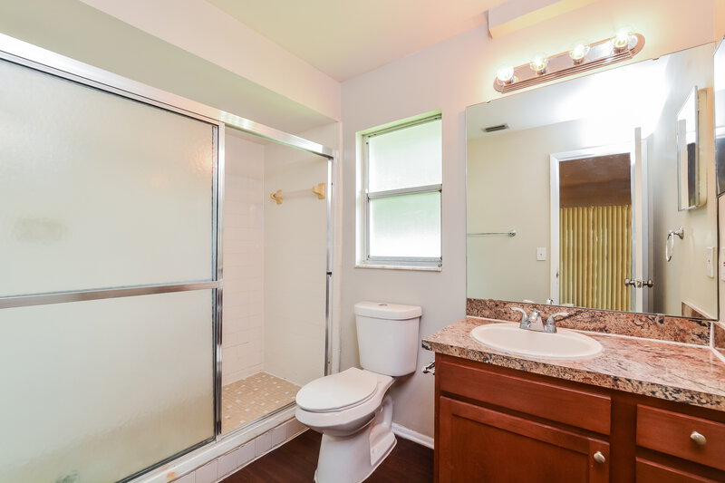 2,045/Mo, 101 Mound St Longwood, FL 32750 Main Bathroom View
