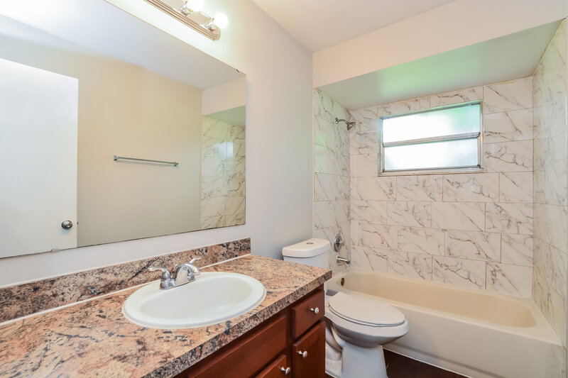 2,045/Mo, 101 Mound St Longwood, FL 32750 Bathroom View