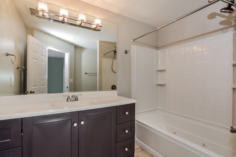 2,150/Mo, 183 Brightview Dr Lake Mary, FL 32746 Main Bathroom View
