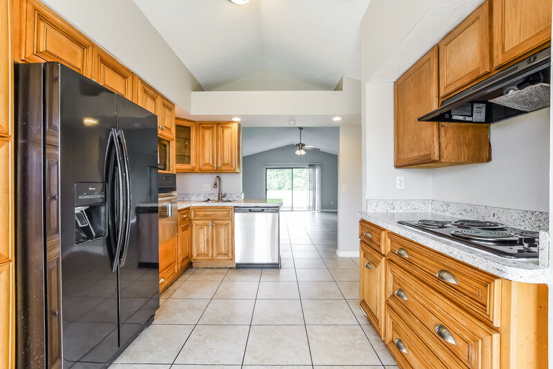 2,335/Mo, 13530 Texas Woods Cir Orlando, FL 32824 Kitchen View