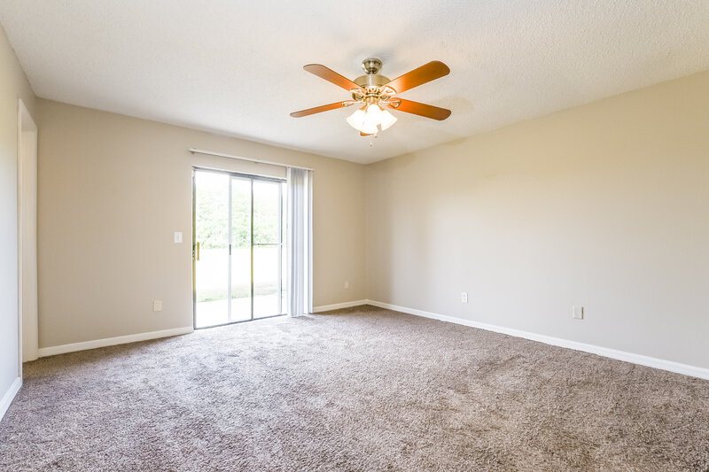 2,335/Mo, 13530 Texas Woods Cir Orlando, FL 32824 Main Bedroom View