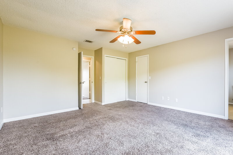 2,335/Mo, 13530 Texas Woods Cir Orlando, FL 32824 Main Bedroom View 2