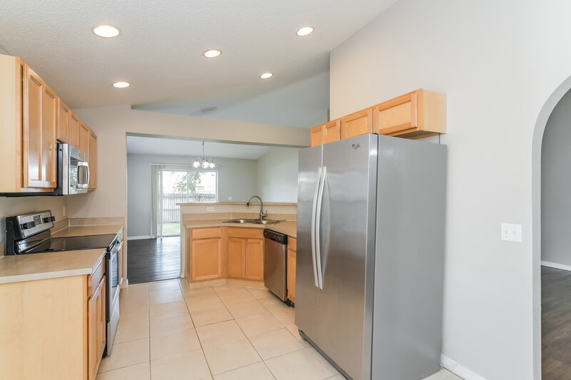 2,320/Mo, 2923 Elbib Dr Saint Cloud, FL 34772 Kitchen View