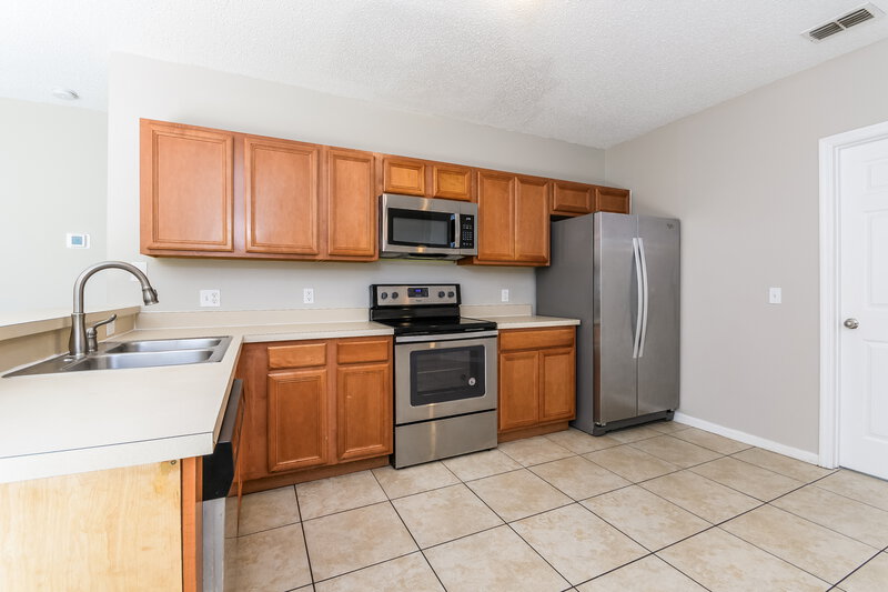 1,835/Mo, 1009 Dudley Dr Kissimmee, FL 34758 Kitchen View