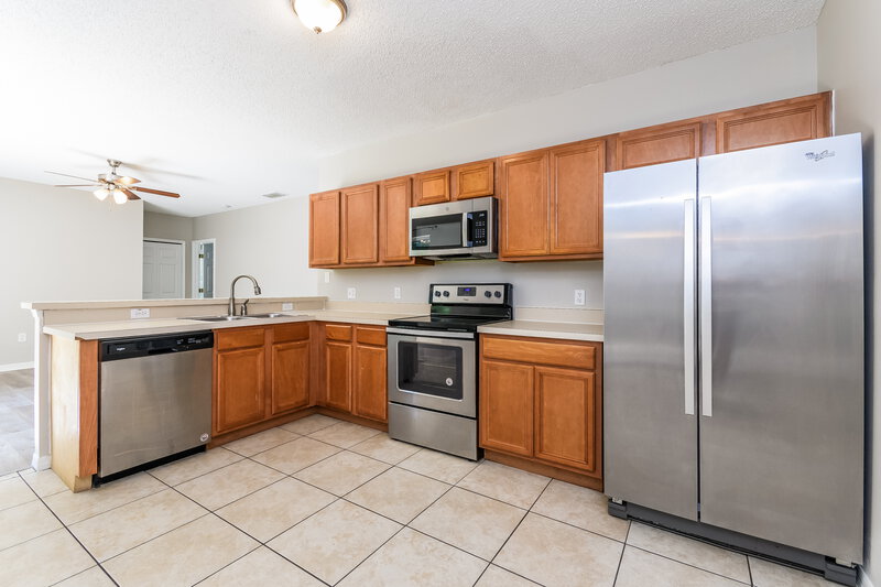 1,835/Mo, 1009 Dudley Dr Kissimmee, FL 34758 Kitchen View 2