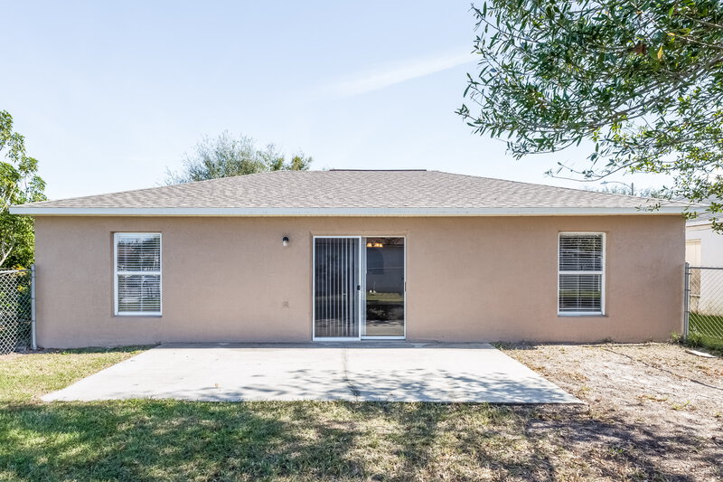 2,105/Mo, 2956 Tikimber Way Saint Cloud, FL 34772 Rear View 2