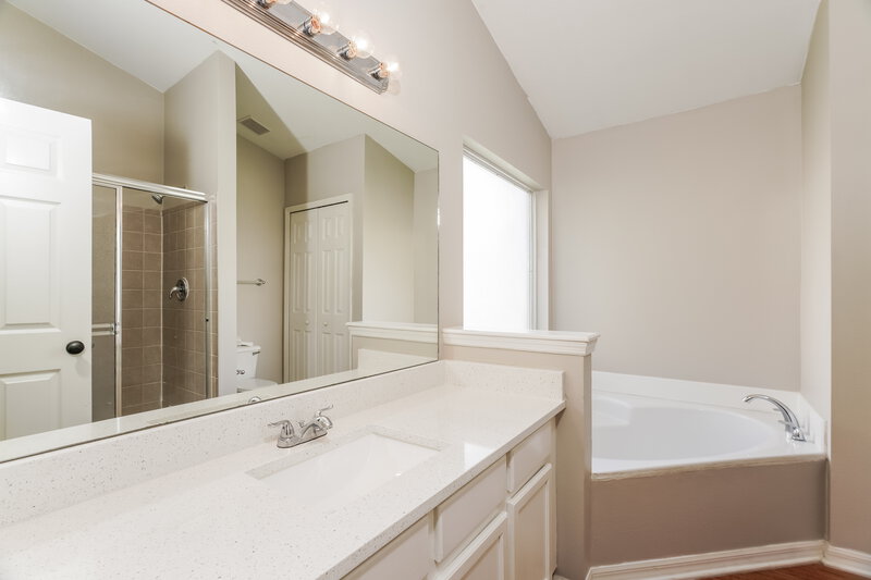 2,395/Mo, 1172 Copenhagen Way Winter Garden, FL 34787 Main Bathroom View