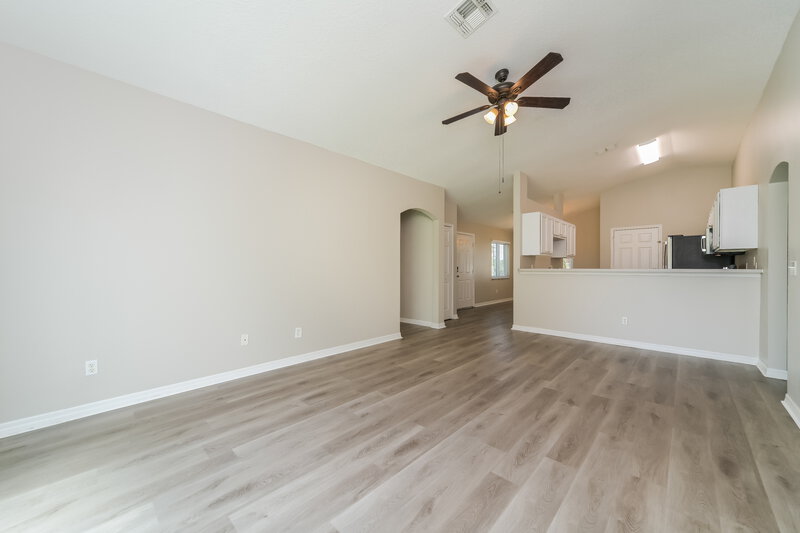 2,115/Mo, 1323 Hillview Dr Clermont, FL 34711 Living Room View 3