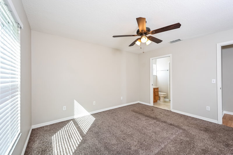 2,045/Mo, 1323 Hillview Dr Clermont, FL 34711 Main Bedroom View