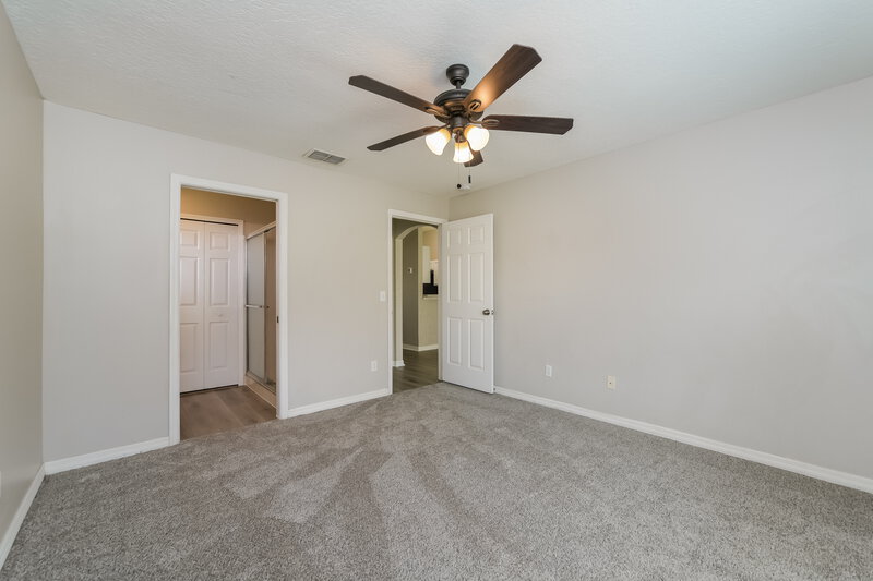 2,115/Mo, 1323 Hillview Dr Clermont, FL 34711 Main Bedroom View 2