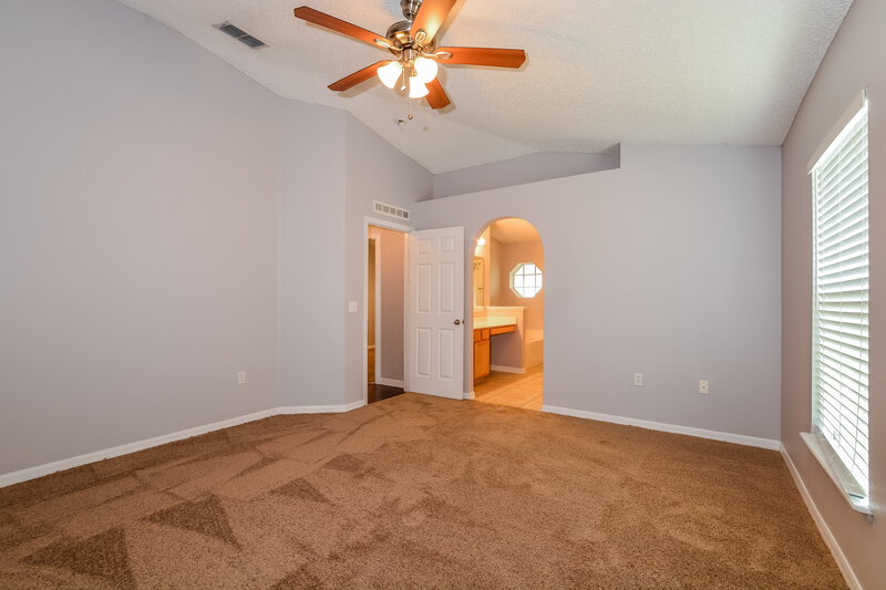 2,505/Mo, 865 Lake Doe Blvd Apopka, FL 32703 Main Bedroom View 2
