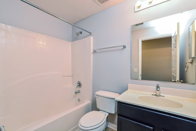 2,505/Mo, 865 Lake Doe Blvd Apopka, FL 32703 Bathroom View